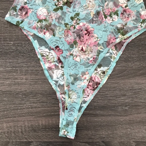 Floral Print Lace Bodysuit - Picture 7 of 7