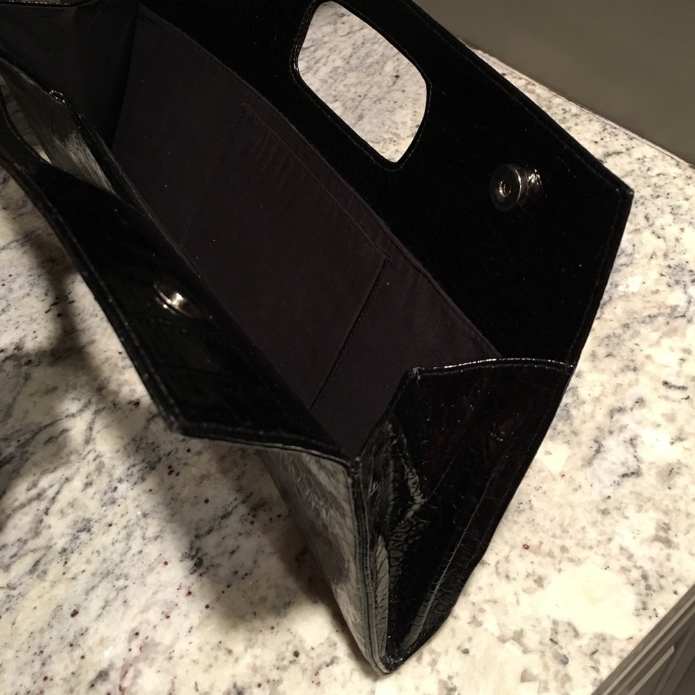Clutch - Picture 2 of 2
