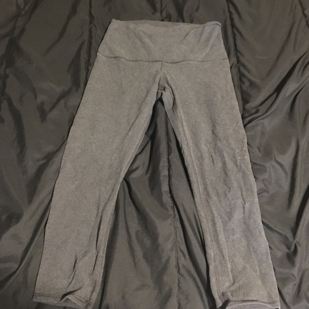 Lululemon wonder under grey crops