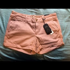 American Eagle Midi Low Rise Peach Colored Shorts