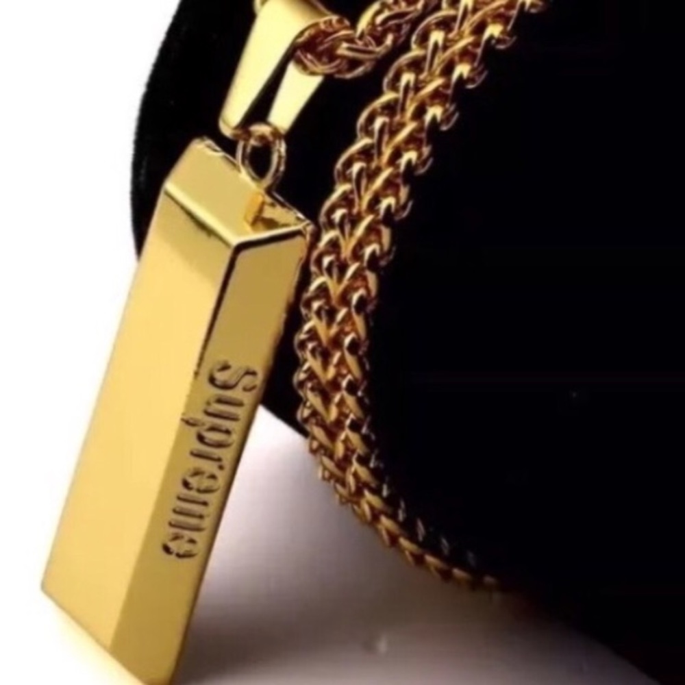 Supreme gold chain