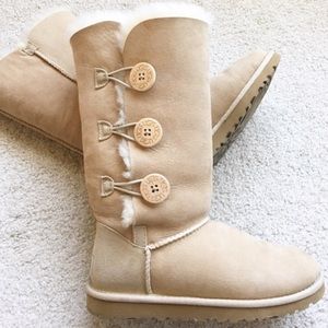 Sand Winter 3 Bailey Buttoned Uggs ❣️