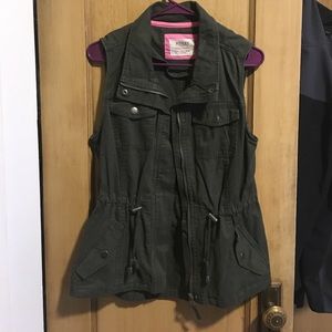 Army green fashion vest!