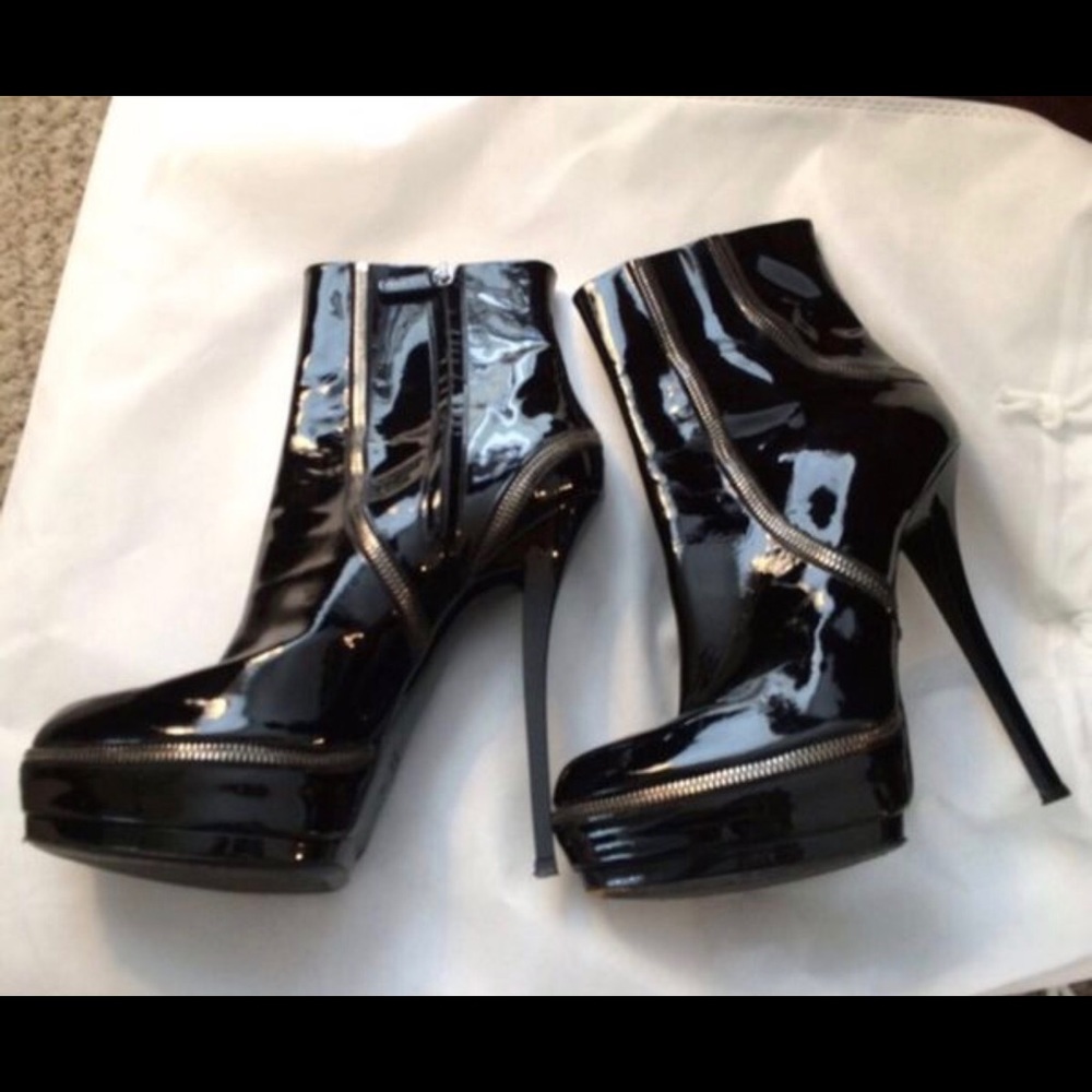 Gucci patent leather booties