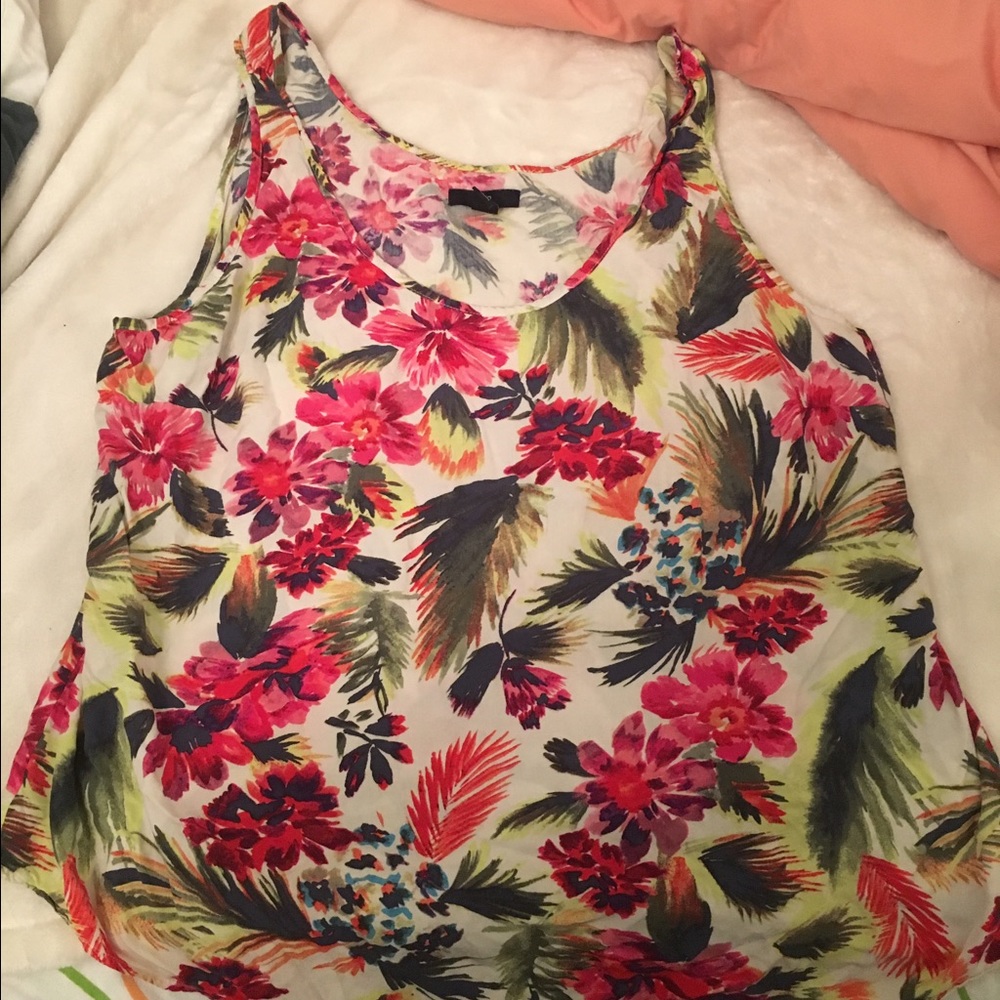 Super cute tropical flower tank top