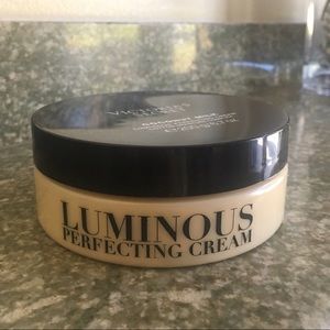 ✨💞VS Coconut Milk Luminous Perfecting Lotion💞✨