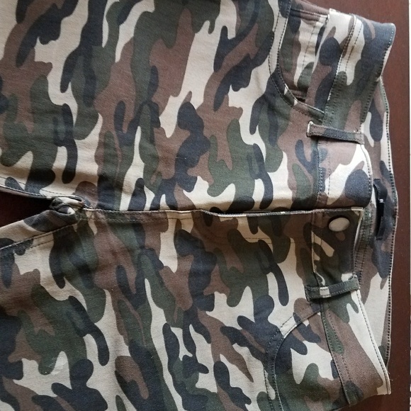 🎉New Classic Camoflauged Jeggings - Picture 5 of 5