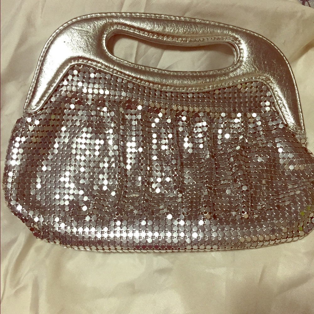 Cute silver clutch💗