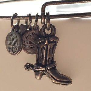 Alex & Ani cowgirlboot! 👢💋