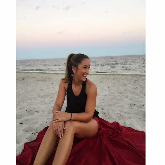 Meet your Posher, Danielle - Picture 1 of 1