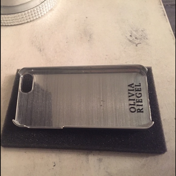 Authentic iPhone 5 Olivia Riegel case - Picture 3 of 5