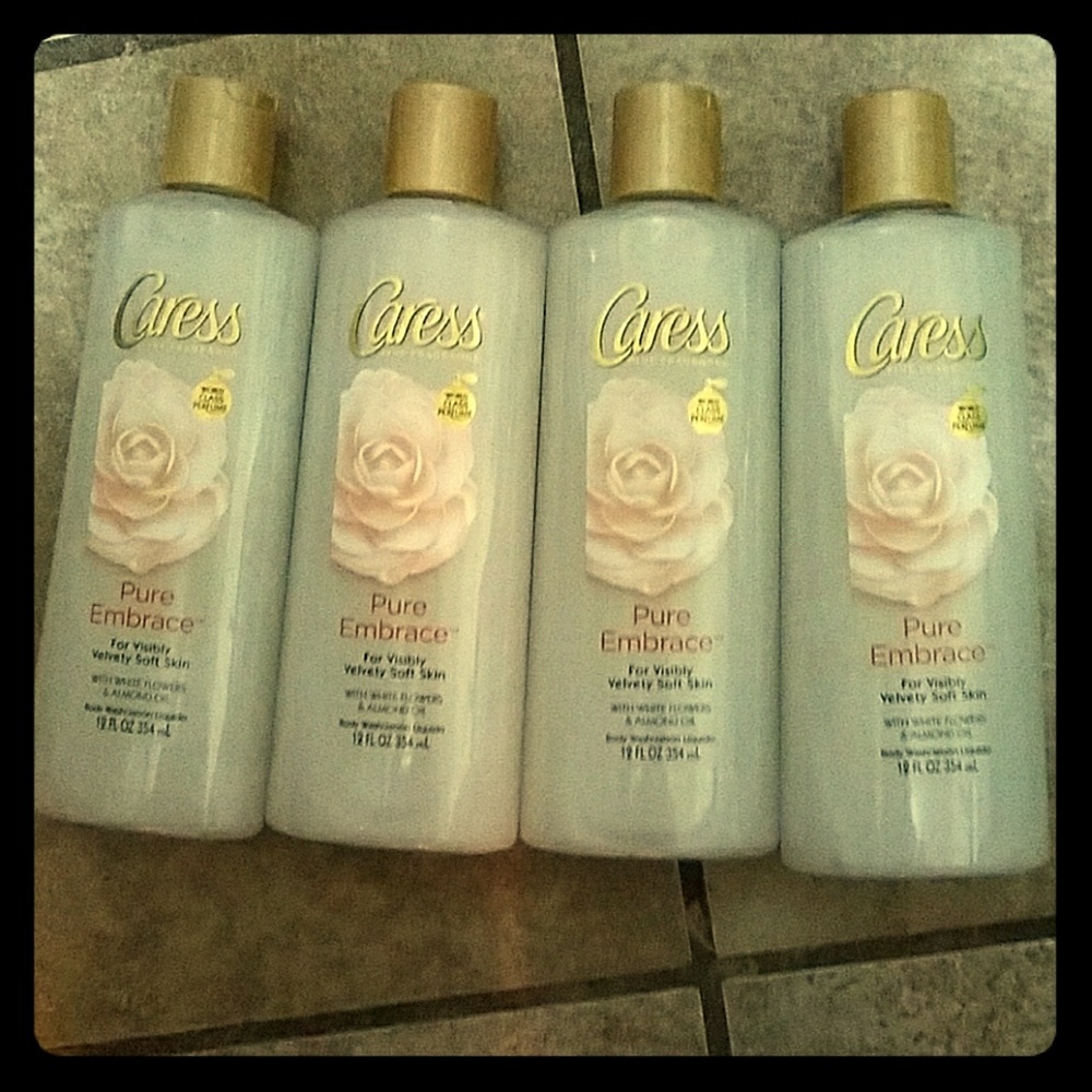 Lot of 4 Caress Bodywash brand New