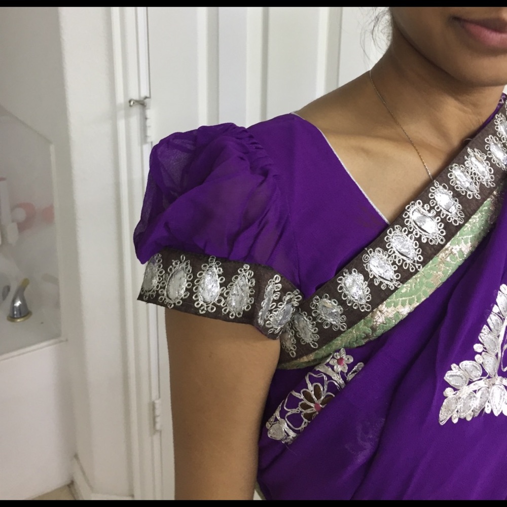Designer Saree - Picture 2 of 3