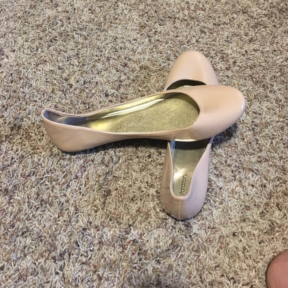 Nude Flats