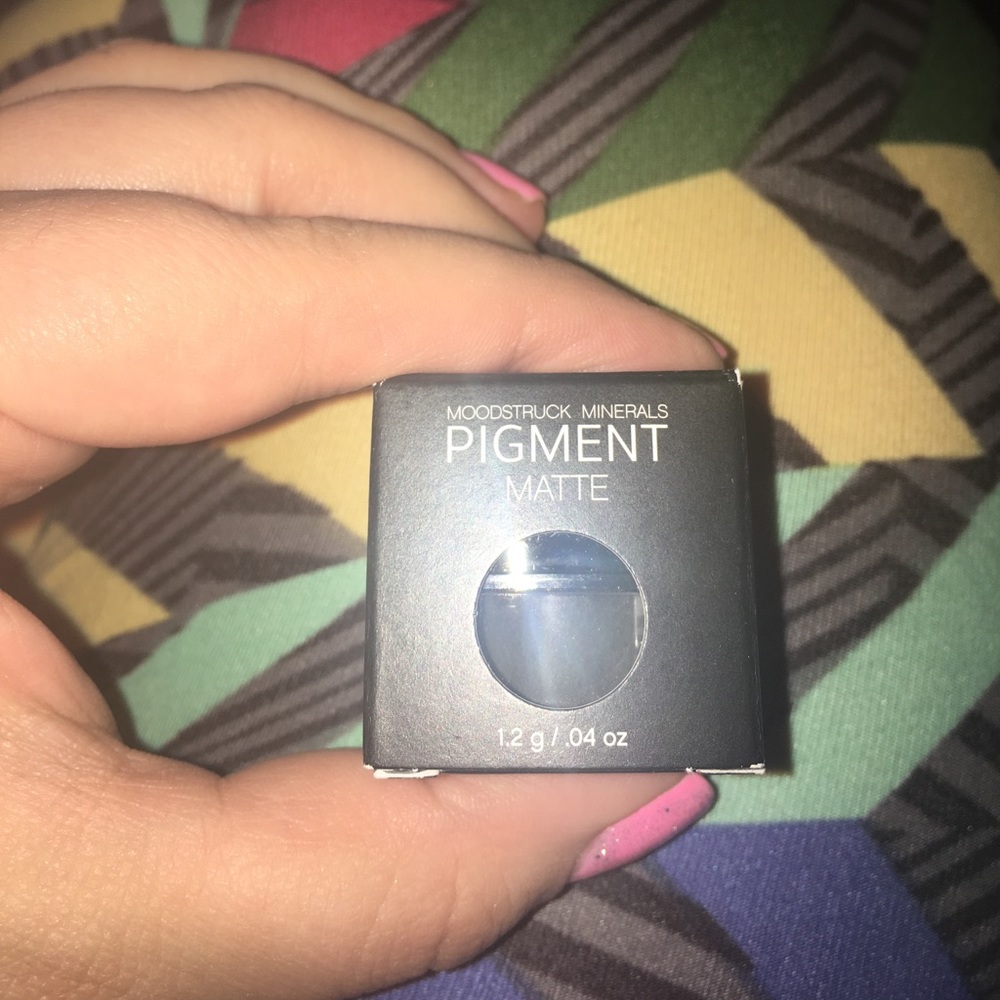 New! Younique Moodstruck Minerals Pigment Matte