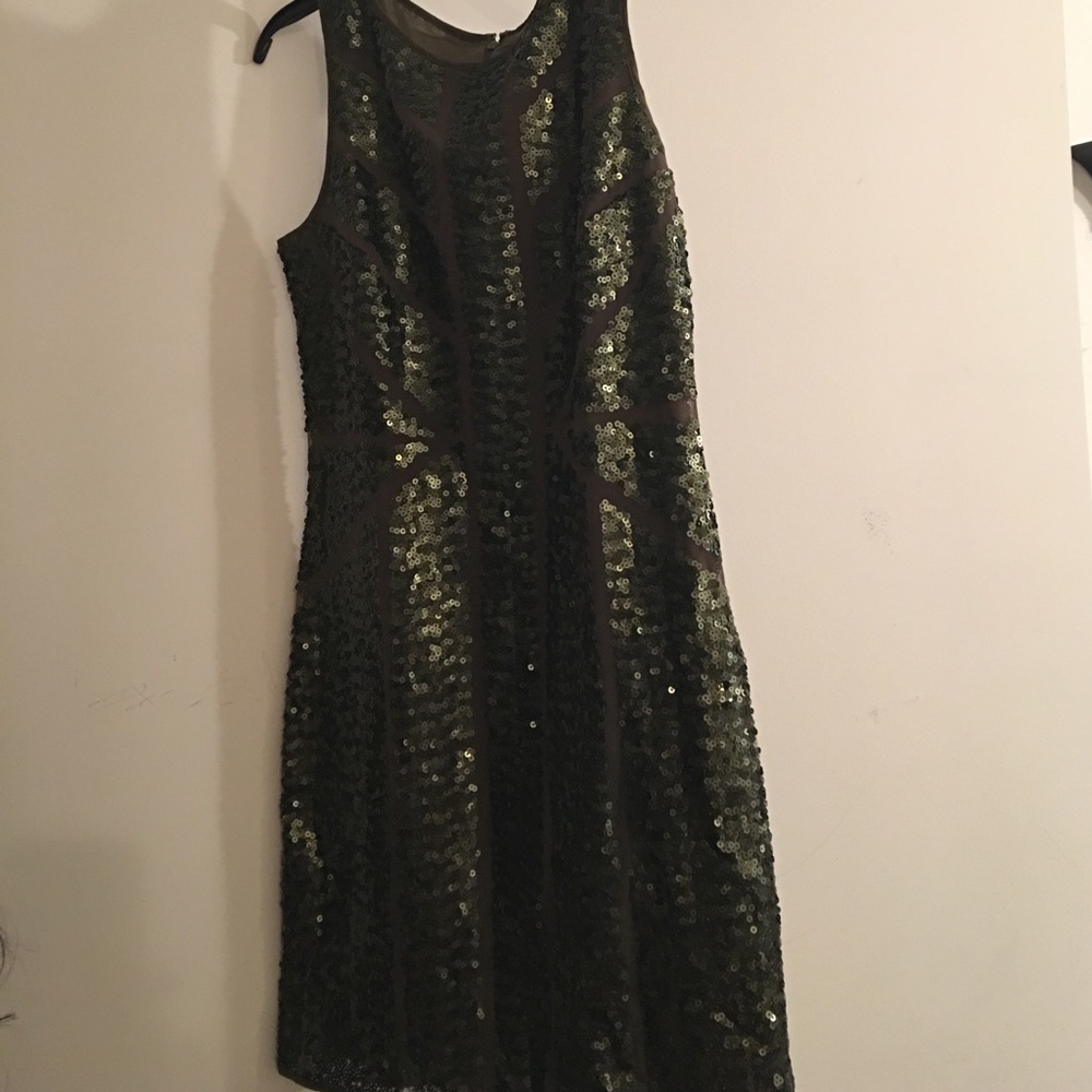 Vince Camuto olive grn sequin dress. Sz 8 (4-6 US)
