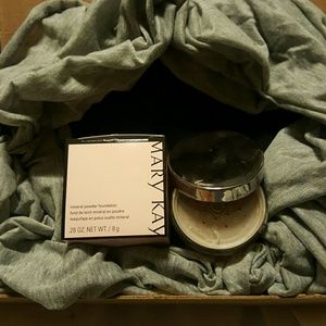 Mineral powder foundation