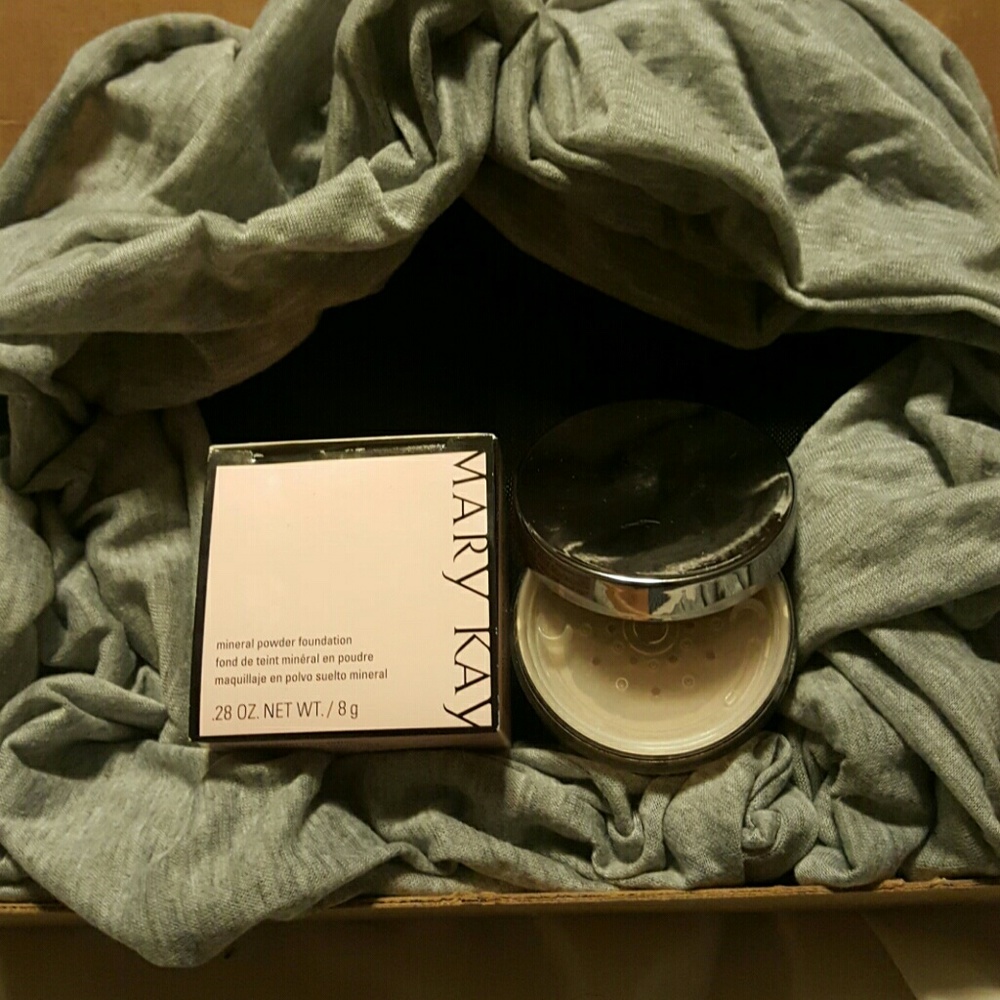 Mineral powder foundation