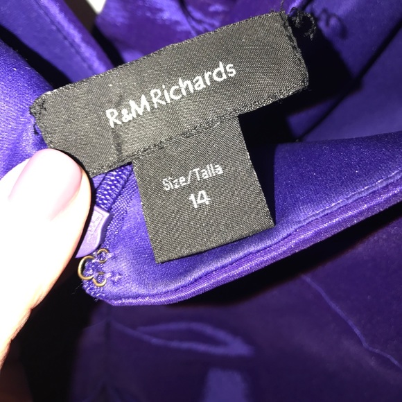 Dress - Picture 3 of 3