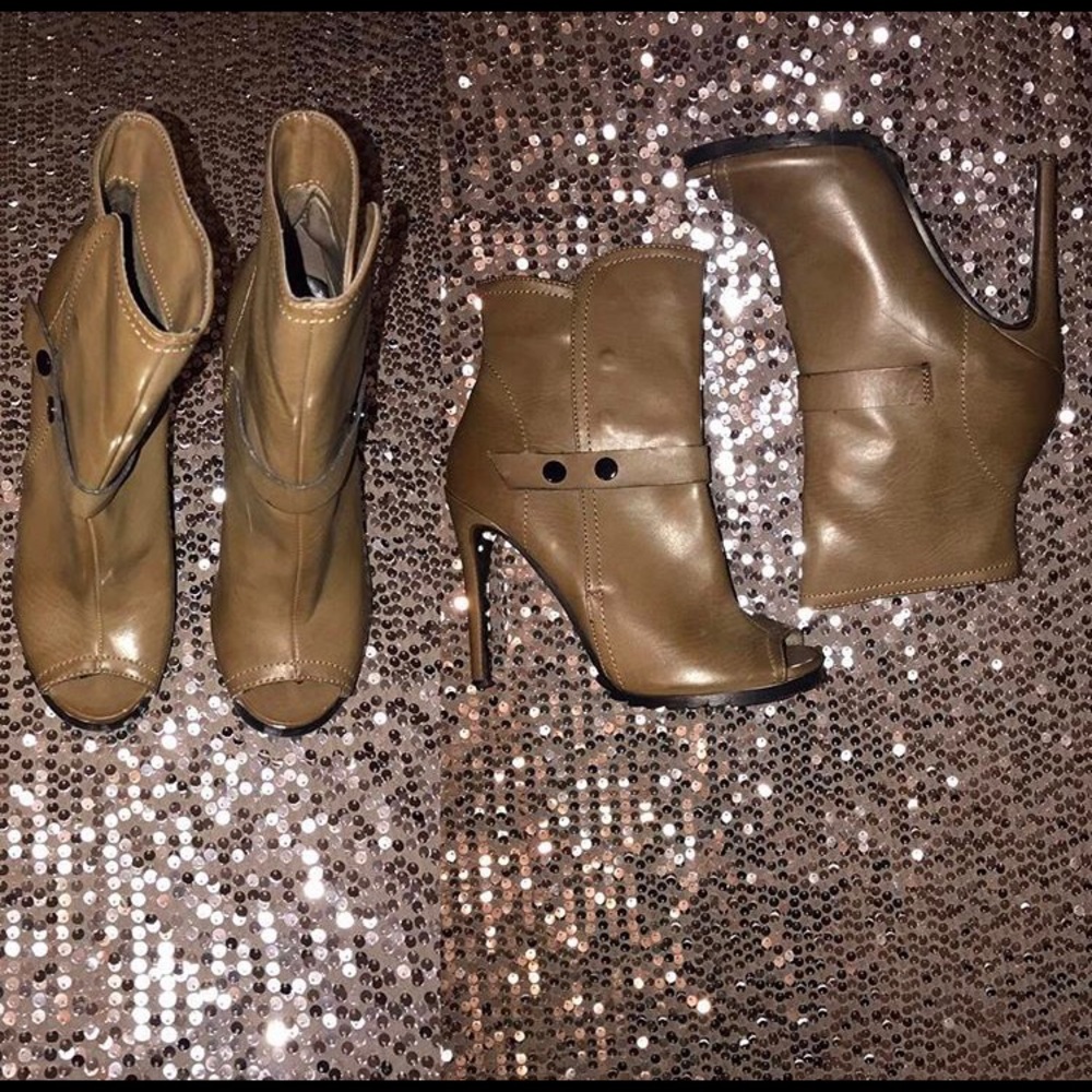 Olive booties