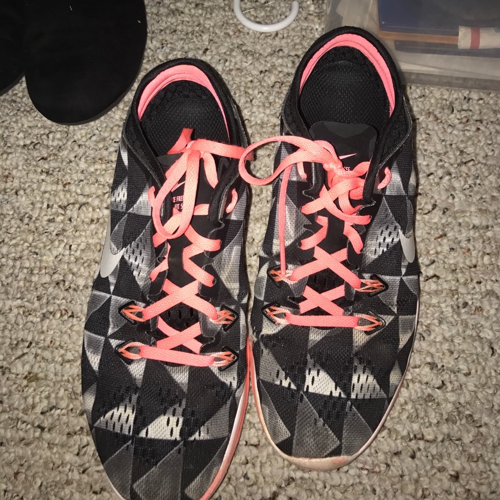 NIKE shoes