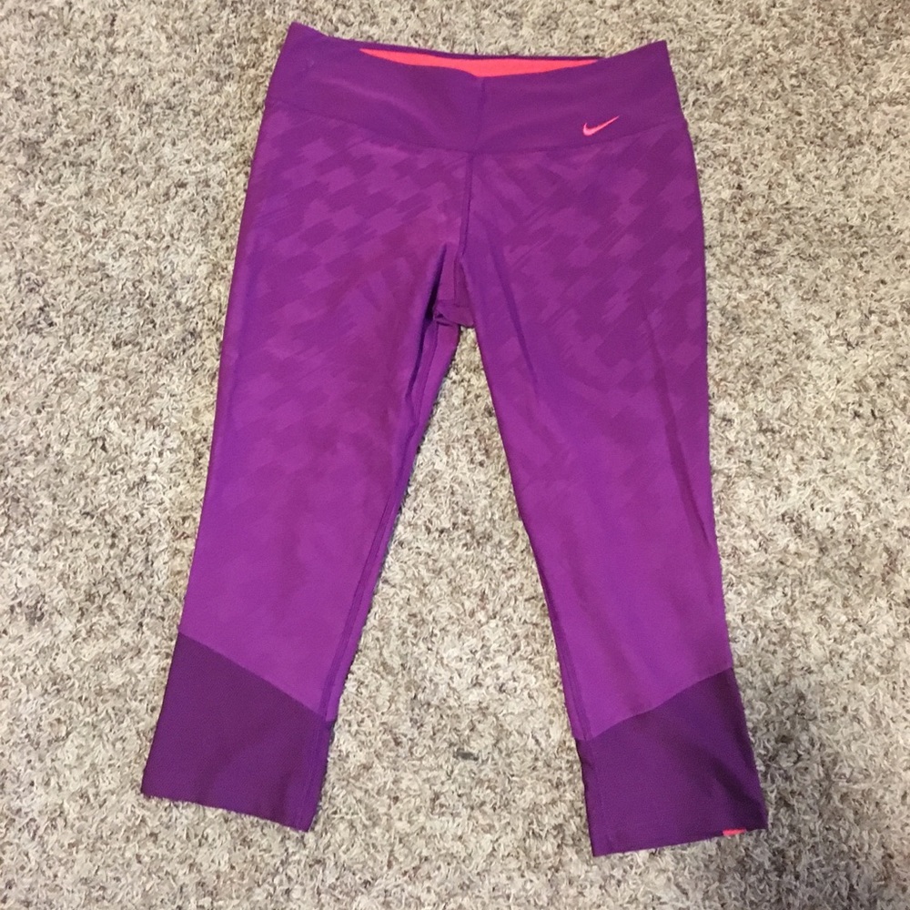Nike Crops
