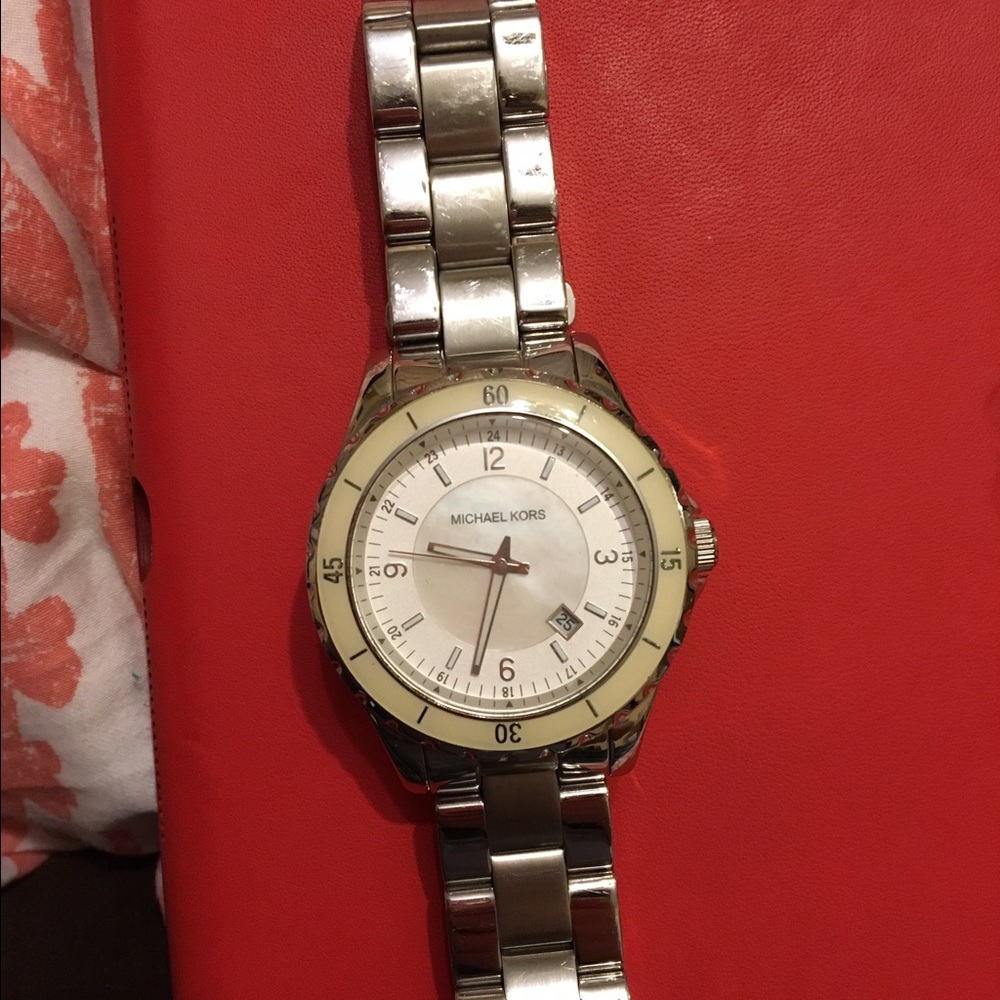 Michael Kors watch - Picture 2 of 4