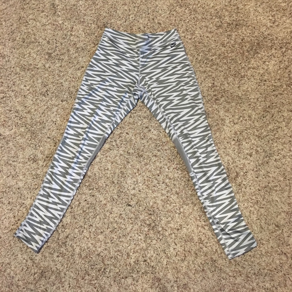 Pattern Nike Yogas