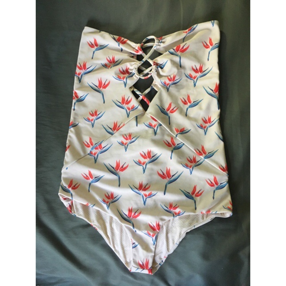 Acacia Bronx One piece