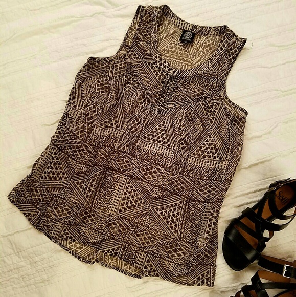 Tribal print sleveless top - Picture 1 of 7