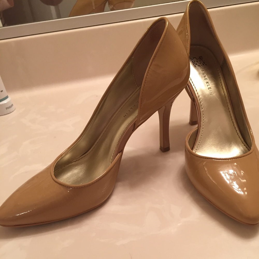 Anne Kline leather pumps