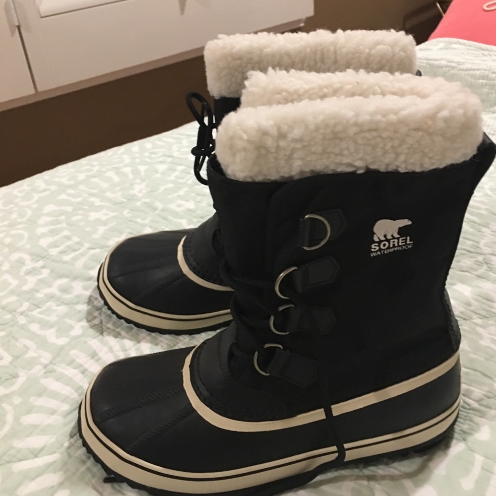 Sorel snow boots black size 10
