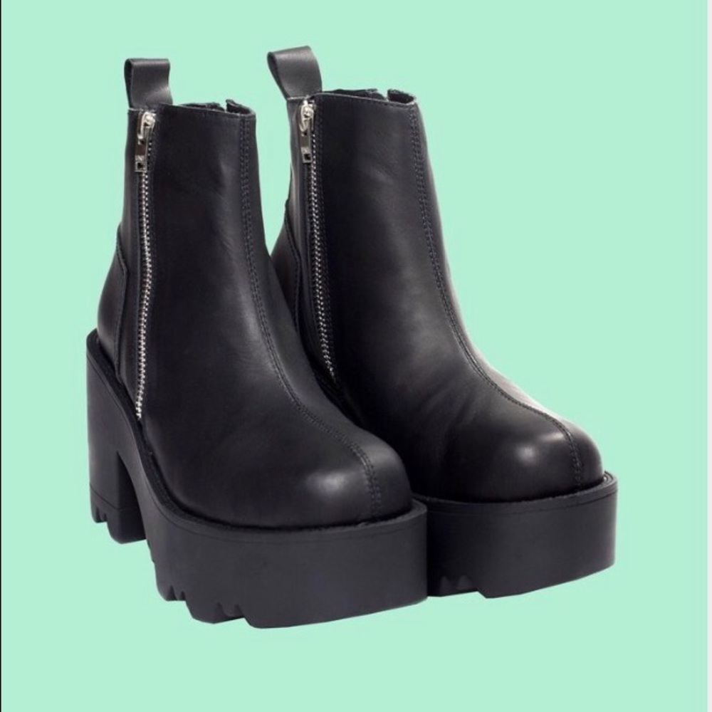 UNIF rival Boots Size 9.