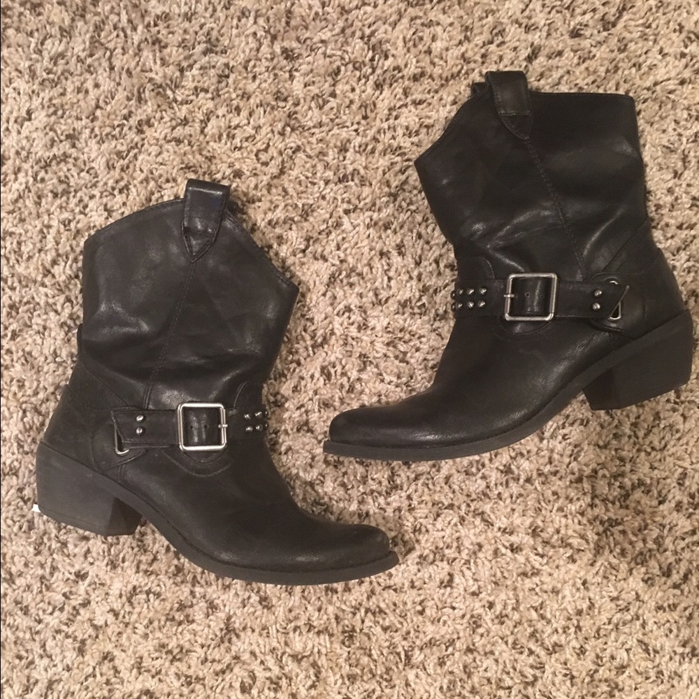 🖤 black boots!