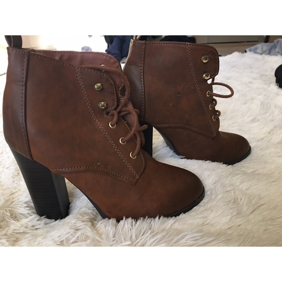 Platform Brown Boots - Picture 2 of 5