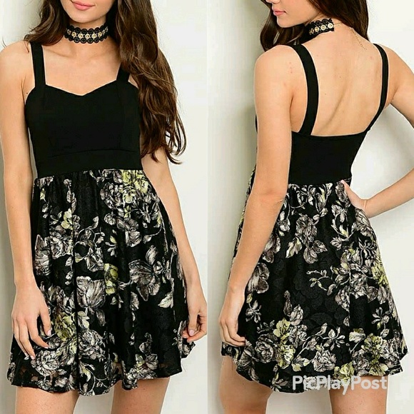 LAST 2! Size Medium Black Floral Lace Dress - Picture 2 of 5