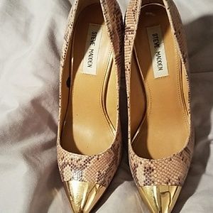 Steve Madden pumps