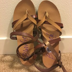 Blowfish Granola Sandals☀️