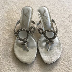 Nina silver metallic kitten heels