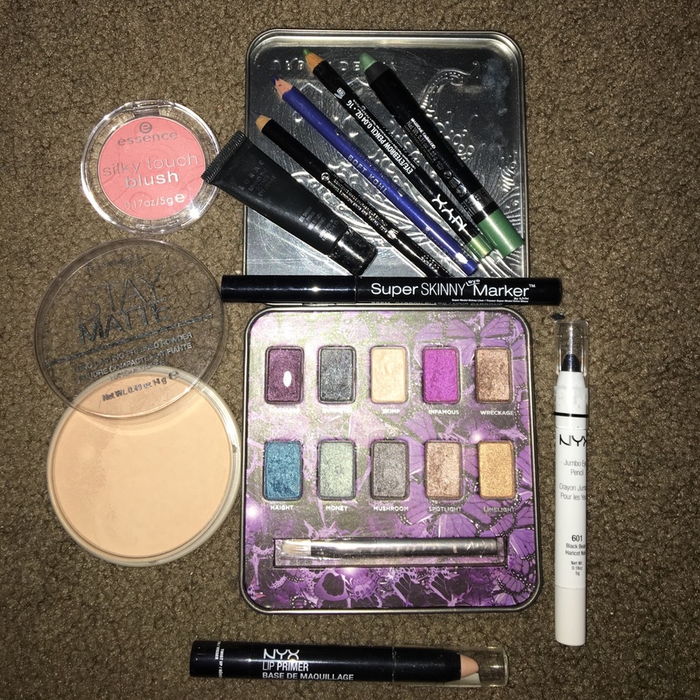 🔴 HUGE make up lot!!  🔴