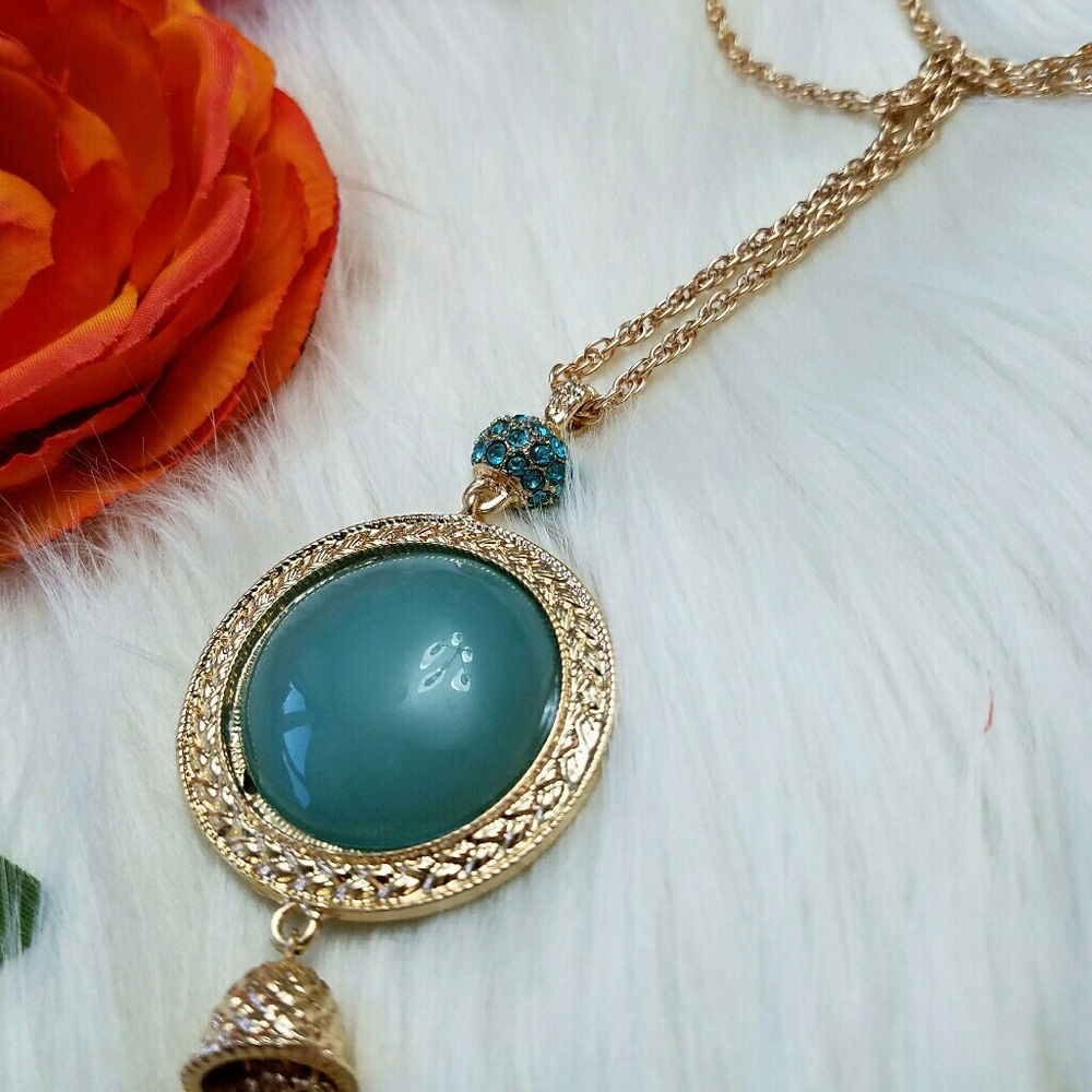 "Carly" pendant fringe seafoam necklace - Picture 3 of 3