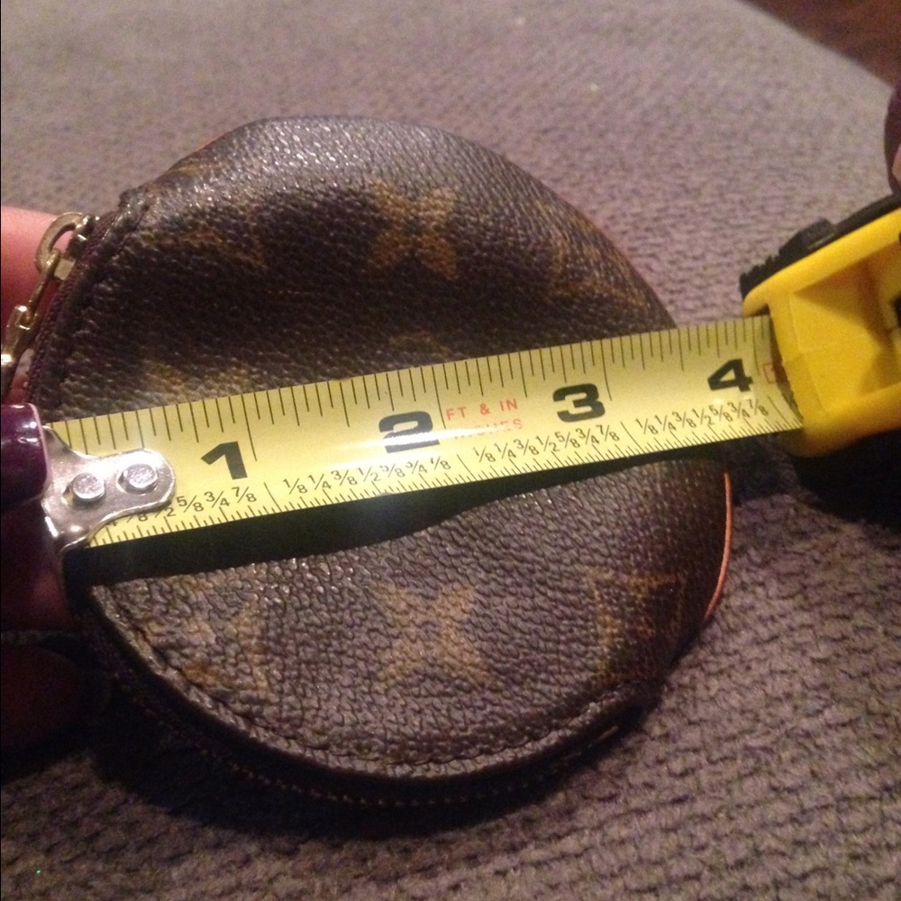 Authentic  Louis Vuitton Change purse