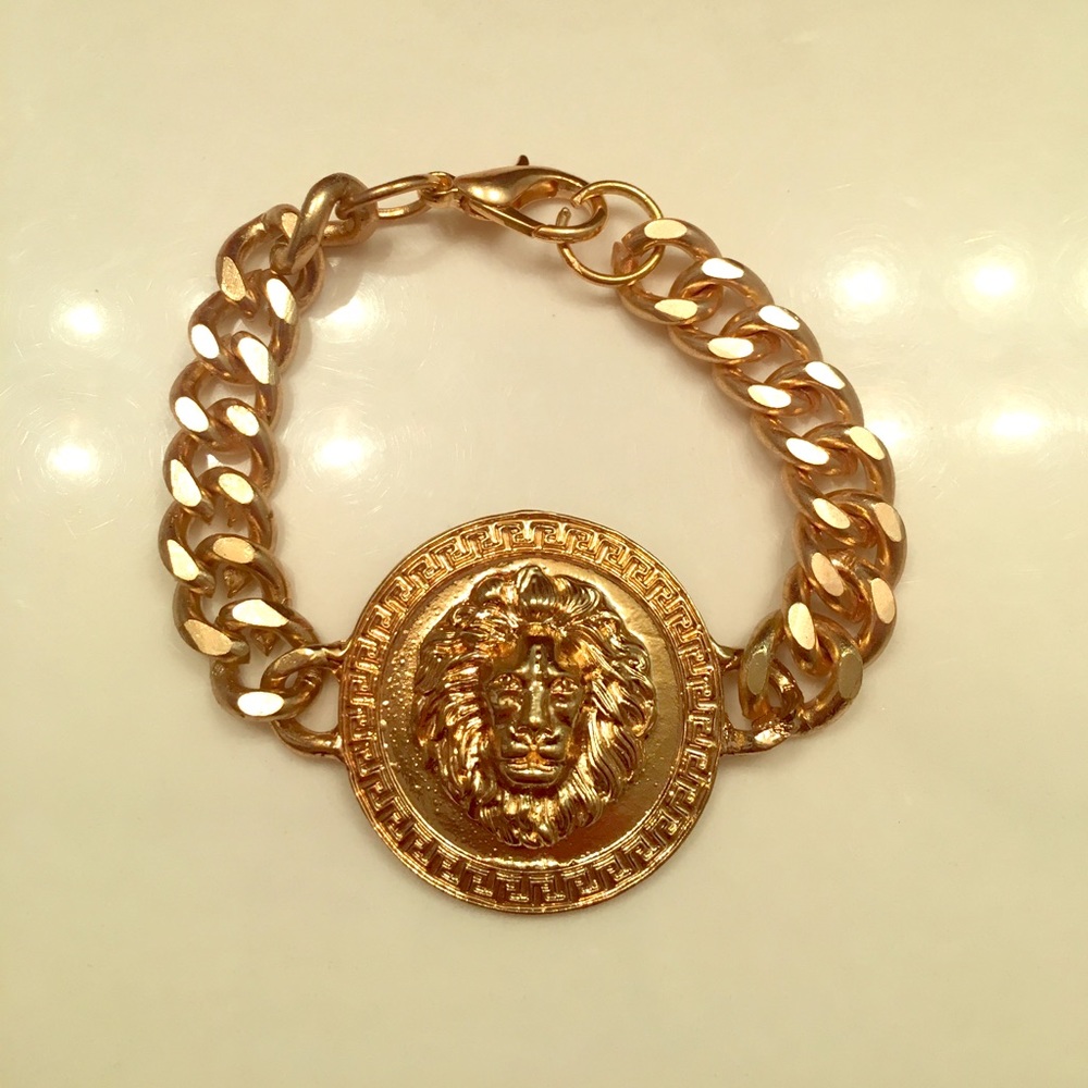 Costume Jewelry- Lion Head