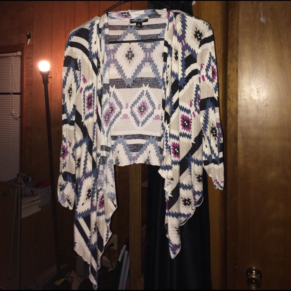 Tribal patterned long sleeved cardigan