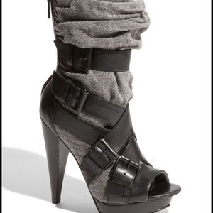 NWOT report signature booties