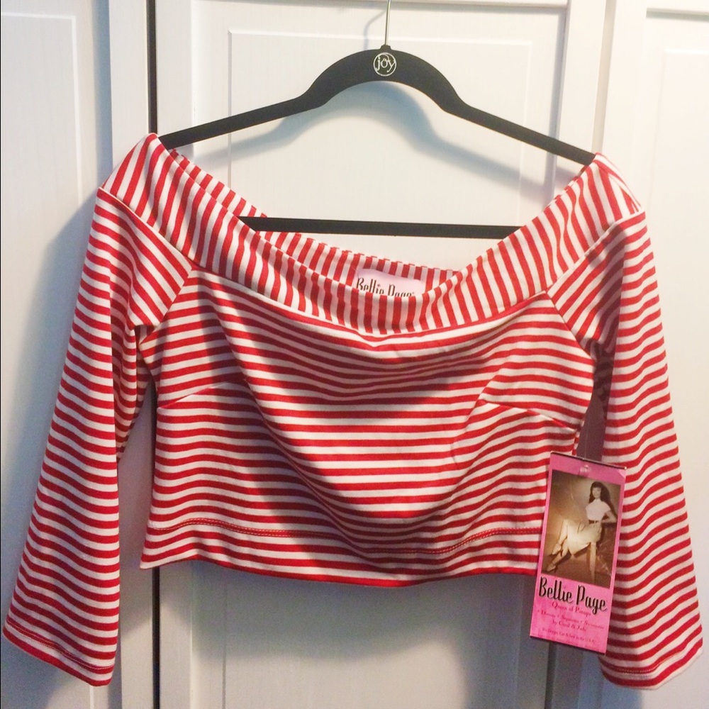 Cropped top with long sleeves size 14.