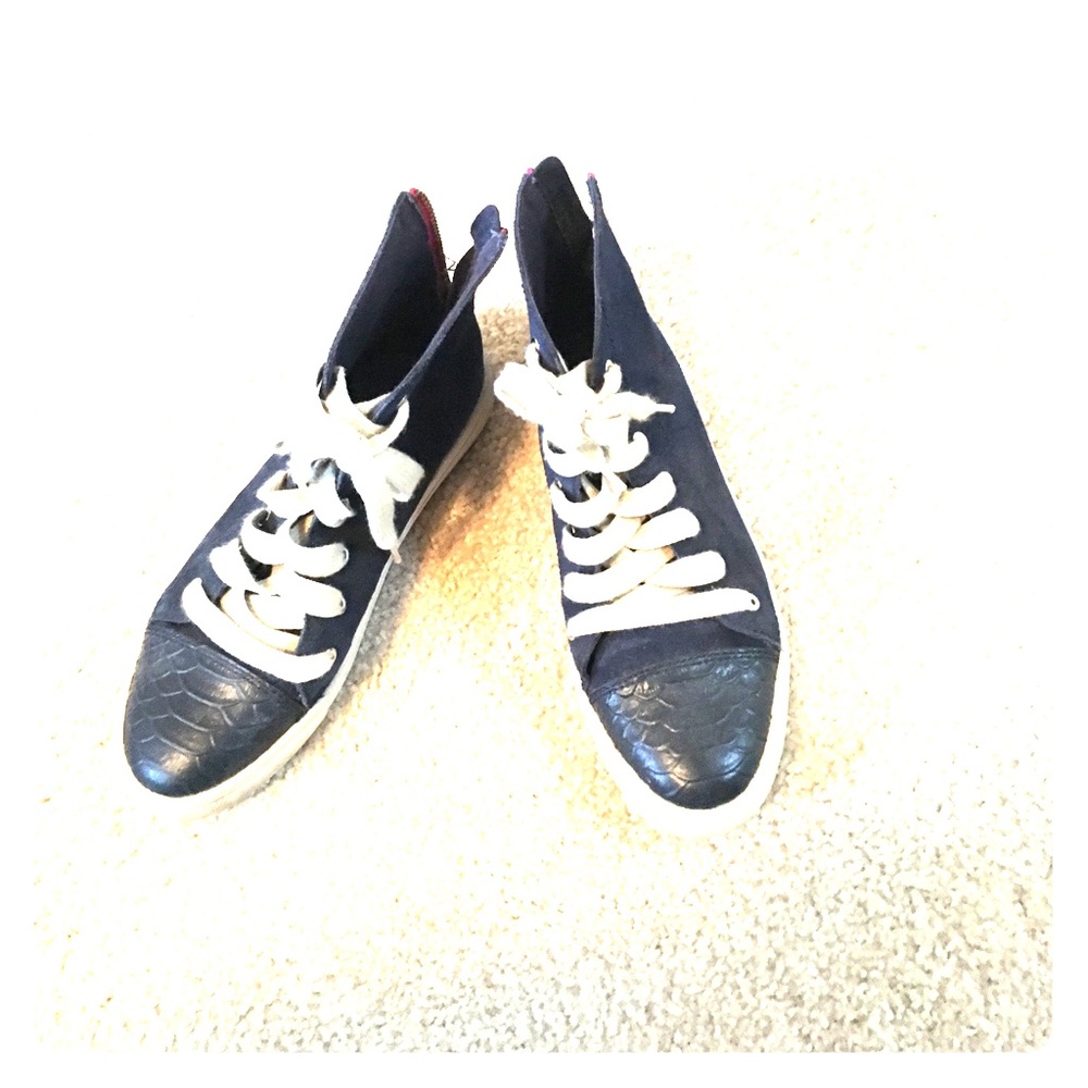 Steve madden high top sneaker
