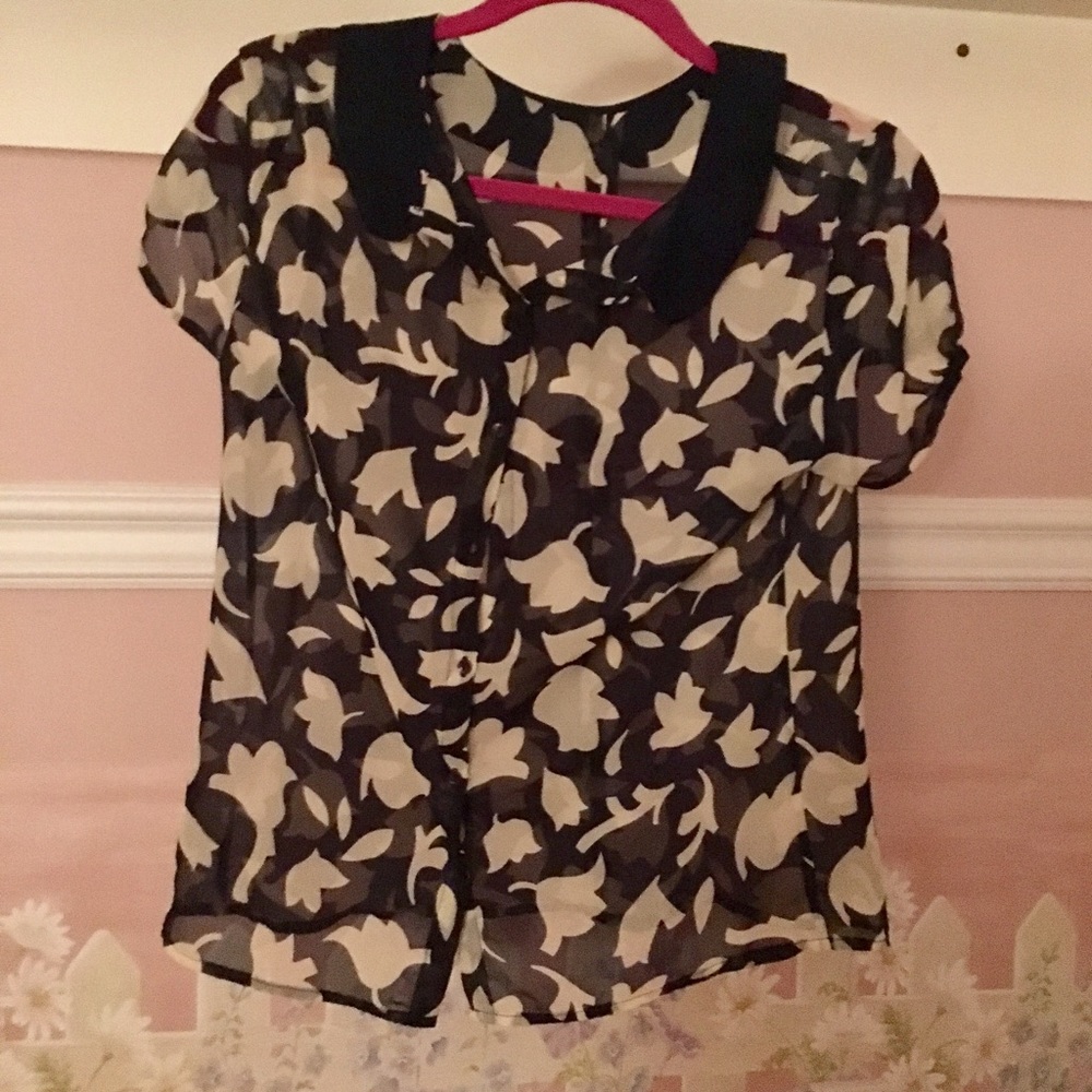 Vintage collared blouse!