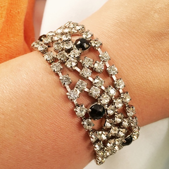 Vintage Jewelry - VINTAGE Rhinestone and Jet Bead Bracelet