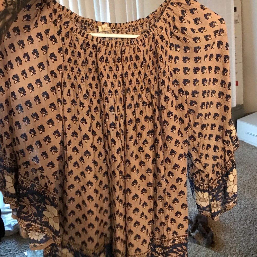 patterned top